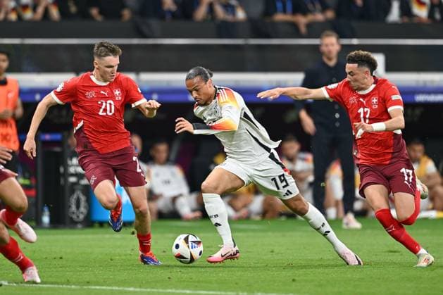 23.06.2024, xscotx, Fussball EM 2024, Schweiz - Deutschland, emspor, v.l. Michel Aebischer (Schweiz, 20), Leroy Sane (Deutschland, 19), Ruben Vargas (Schweiz, 17) Frankfurt am Main