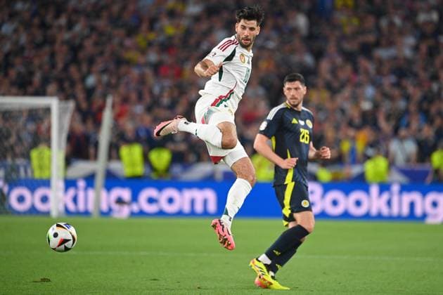 Dominik SZOBOSZLAI (HUN) am Ball, Aktion,Einzelaktion,Einzelbild, Freisteller,Ganzkoerperaufnahme,ganze Figur Gruppenphase Gruppe A Schottland (SCO) - Ungarn (HUN) 0-1, am 23.06.2024, Stuttgart Arena. Fussball UEFA EURO, EM, Europameisterschaft,Fussball 2024 GERMANY vom 14.06.2024 - 14.07.2024.