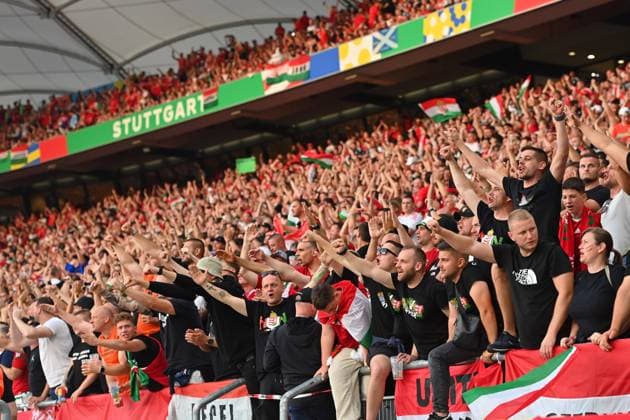 Ungarische Fans,Fussballfans,Fanblock, Gruppenphase Gruppe A Schottland (SCO) - Ungarn (HUN) 0-1, am 23.06.2024, Stuttgart Arena. Fussball UEFA EURO, EM, Europameisterschaft,Fussball 2024 GERMANY vom 14.06.2024 - 14.07.2024.