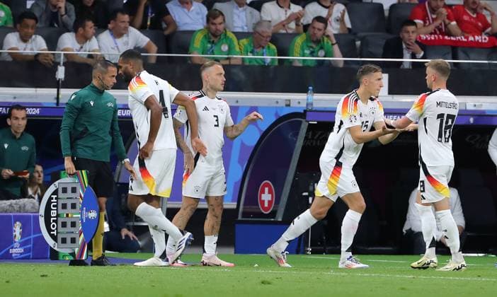 Auswechselung Jonathan Tah, Maximilian Mittelstädt, Einwechselung David Raum, Nico Schlotterbeck Fußball Fussball Europameisterschaft Euro 2024 EM Herren Saison 2023 2024 23.06.2024 Schweiz SUI vs. Deutschland GER in Frankfurt a. M. DFL regulations prohibit any use of photographs as image sequences and or quasi-video.