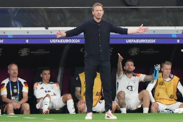 Bundestrainer Julian Nagelsmann (Deutschland Germany) versteht nicht, warum der Schiedsrichter weiterlaufen lässt und gestikuliert - Frankfurt 23.06.2024: Deutschland vs. Schweiz, EURO2024 M25, Gruppe A, EM-Arena Frankfurt