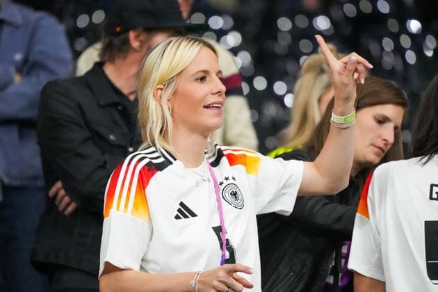 Sina, Ehefrau von Pascal Groß (Deutschland Germany, 05) - Frankfurt 23.06.2024: Deutschland vs. Schweiz, EURO2024 M25, Gruppe A, EM-Arena Frankfurt