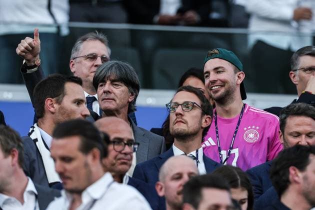 Fussball, UEFA EURO, EM, Europameisterschaft,Fussball 2024 Gruppe A - 3.Spieltag Schweiz - Deutschland 23.06.2024, Frankfurt Arena Joachim Löw (Ehemaliger Bundestrainer), Christoph Kramer Frankfurt am Main Frankfurt Arena Hessen Deutschland