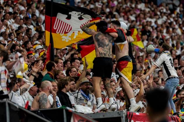 UEFA EURO, EM, Europameisterschaft,Fussball 2024: Schweiz - Deutschland; 23.06.2024 Die deutschen Vorsänger feiern das Tor. UEFA EURO 2024: Schweiz - Deutschland; Frankfurt Arena, Frankfurt am 23.06.2024 Copyright: xBEAUTIFULxSPORTS Wunderlx