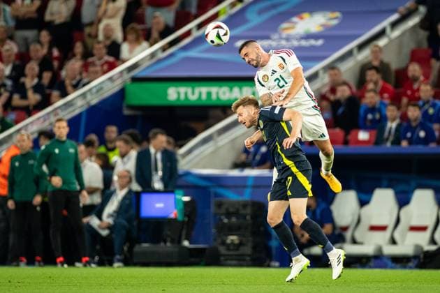 UEFA EURO, EM, Europameisterschaft,Fussball 2024: Schottland - Ungarn; 23.06.2024 Stuart Armstrong (Schottland, 17), Endre Botka (Ungarn, 21) UEFA EURO 2024: Schottland - Ungarn; Stuttgart Stadion, Stuttgart; 23.06.2024 Copyright: xBEAUTIFULxSPORTS Buriakovx