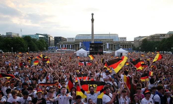 23.06.24 Euro 2024 Festival Stuttgart Deutschland, Stuttgart, 23.06.2024, Fussball, UEFA EURO, EM, Europameisterschaft,Fussball 2024, Stuttgart Schlossplatz Fan Festival Public Viewing: .