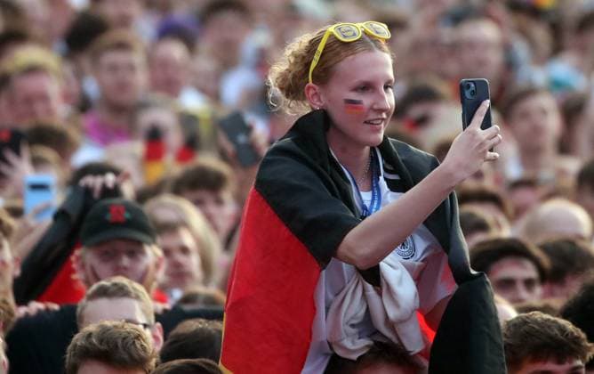 23.06.24 Euro 2024 Festival Stuttgart Deutschland, Stuttgart, 23.06.2024, Fussball, UEFA EURO, EM, Europameisterschaft,Fussball 2024, Stuttgart Schlossplatz Fan Festival Public Viewing: .