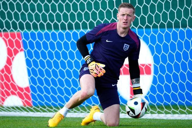 EURO 2024, Nationalteam England, Training Jordan Pickford of England England Training, UEFA European Championship, EM, Europameisterschaft 2024, Group C, Football, Spa & Golf Resort Weimarer Land, Blankenhain, Germany, 24 Jun 2024 EDITORIAL USE ONLY No use with unauthorised audio, video, data, fixture lists, club league logos or live services. Online in-match use limited to 120 images, no video emulation. No use in betting, games or single club league player publications. Copyright: xDavexShopland Shutterstockx 14551034r
