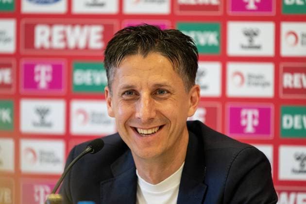 GER, 2.Bundesliga, 1.FC Koeln, Pressekonferenz, Saison 24 25, Sportpark am Geissbockheim 24.06.2024, Geissbockheim, Koeln, GER, 2.Bundesliga, 1.FC Koeln, Pressekonferenz, Saison 24 25, Sportpark am Geissbockheim Im Bild: Christian Keller (1. FC Köln, Geschäftsführer) Portraeit Interview Mikrofon Pressekonferenz; Vorstellung Gerhard Struber (1. FC Köln, Cheftrainer) Gestik, Mimik, Emotionen; *** GER, 2 Bundesliga, 1 FC Cologne, Press conference, Season 24 25, Sportpark am Geissbockheim 24 06 2024, Geissbockheim, Cologne, GER, 2 Bundesliga, 1 FC Cologne, Press conference, Season 24 25, Sportpark am Geissbockheim In the picture Christian Keller 1 FC Cologne, Managing Director Portraeit Interview Microphone Press conference Presentation Gerhard Struber 1 FC Cologne, Head Coach Gestures, facial expressions, emotions nordphotoxGmbHxx xDenkinger nph00015