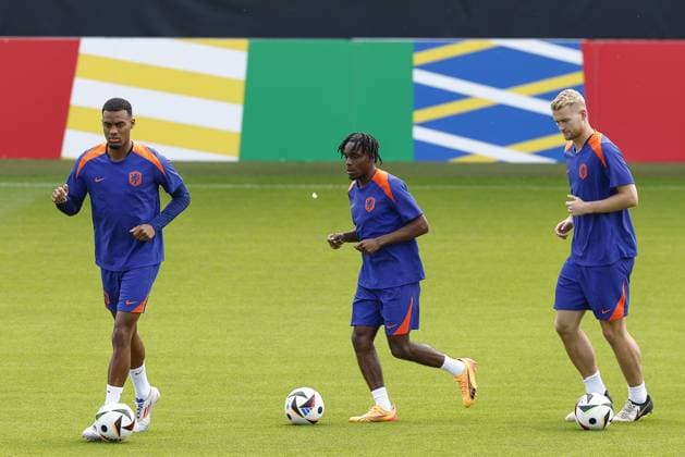 WOLFSBURG, 24-06-2024, Training Camp of Team Netherlands in preparation of EURO 2024. Netherlands training. Netherlands player Cody Gakpo, Netherlands player Jeremie Frimpong, Netherlands player Mattijs de Ligt Team Netherlands 24-6-2024  x25583825x Copyright: