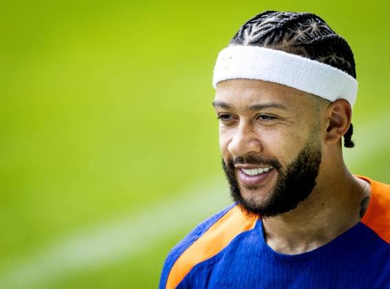 WOLFSBURG - Memphis Depay during a training session of the Dutch national team, Nationalteam at the AOK Stadium on June 24, 2024 in Wolfsburg, Germany. The Dutch national team is preparing for the group match at the European Football Championship in Germany against Austria. ANP KOEN VAN WEEL UEFA EURO, EM, Europameisterschaft,Fussball 2024 Germany 2024 xVIxANPxSportx xxANPxIVx 501944265 originalFilename: 501944265.jpg