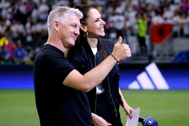 SEDLACZEK Esther ARD TV Moderatorin mit SCHWEINSTEIGER Bastian UEFA Fussball EURO 2024 in Deutschland Vorrundenspiel Gruppe A Schweiz - Deutschland 1 : 1 am 23.06.2024 in Frankfurt DFL REGULATIONS PROHIBIT ANY USE OF PHOTOGRAPHS as IMAGE SEQUENCES and or QUASI-VIDEO Copyright: xLacixPerenyix