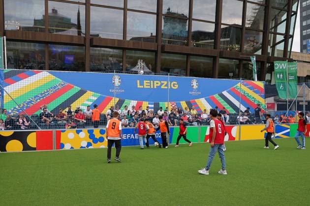 EURO 2024 Festival Leipzig UEFA EURO, EM, Europameisterschaft,Fussball 2024 Leipzig, 23.06.2024, Augustusplatz, UEFA EURO 2024, UEFA EURO 2024 Festival , Im Bild: Fußball Kleinfeld vor dem Gewandhaus ,