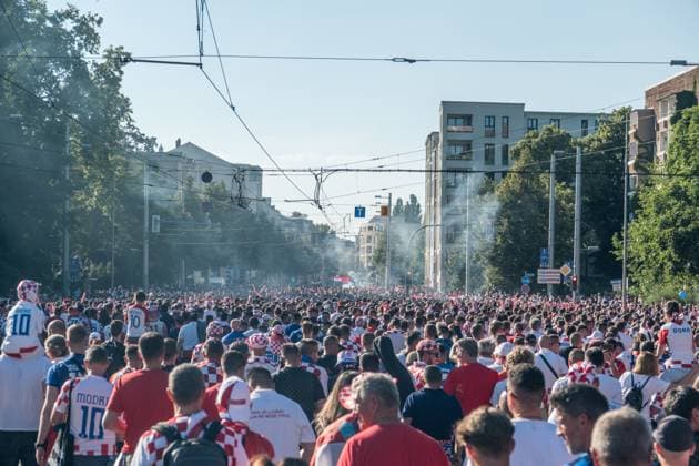 17000 Fans der kroatischen Nationalmannfschaft zogen heute Abend vom Wilhelm Leuschner Platz in Leipzig zum Zentralstadion wo Kroatien heute Abend gegen Italien spielt. Fanmarsch Kroatien
