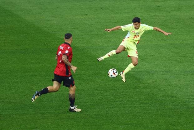 Jesus Navas of Spain controls the ball whilst under pressure from Rey Manaj of Albania Albania v Spain, UEFA European Championship, EM, Europameisterschaft 2024, Group B, Football, Dusseldorf Arena, Dusseldorf, Germany, 24 Jun 2024 EDITORIAL USE ONLY No use with unauthorised audio, video, data, fixture lists, club league logos or live services. Online in-match use limited to 120 images, no video emulation. No use in betting, games or single club league player publications. Copyright: xKieranxMcManus Shutterstockx 14551047o