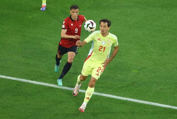 Mikel Oyarzabal of Spain is pressured by Jasir Asani of Albania Albania v Spain, UEFA European Championship, EM, Europameisterschaft 2024, Group B, Football, Dusseldorf Arena, Dusseldorf, Germany, 24 Jun 2024 EDITORIAL USE ONLY No use with unauthorised audio, video, data, fixture lists, club league logos or live services. Online in-match use limited to 120 images, no video emulation. No use in betting, games or single club league player publications. Copyright: xKieranxMcManus Shutterstockx 14551047q