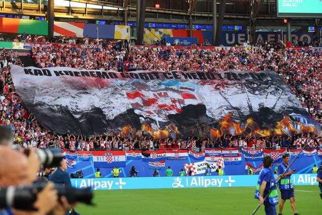Kroatien - Italien UEFA EURO, EM, Europameisterschaft,Fussball 2024 Leipzig, 24.06.2024, Leipzig Stadium, UEFA EURO 2024 Germany, Gr. F Vorrunde , Kroatien (CRO) vs. ITALIEN (ITA) , Im Bild: Fans Kroatien zeigen Choreo ,