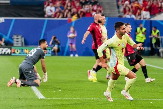 UEFA EURO, EM, Europameisterschaft,Fussball 2024: Albanien - Spanien; 24.06.2024 Ferran Torres (Spanien, 11) jubelt nach seinem Tor. UEFA EURO 2024: Albanien - Spanien; Arena Düsseldorf, Düsseldorf, am 24.06.2024 Copyright: xBEAUTIFULxSPORTS Meuselx