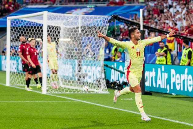 UEFA EURO, EM, Europameisterschaft,Fussball 2024: Albanien - Spanien; 24.06.2024 Ferran Torres (Spanien, 11) jubelt nach seinem Tor. UEFA EURO 2024: Albanien - Spanien; Arena Düsseldorf, Düsseldorf, am 24.06.2024 Copyright: xBEAUTIFULxSPORTS Meuselx