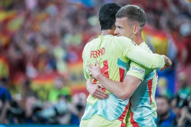 EURO 2024 - Matchday 3, Group B: Albania vs. Spain Ferran Torres scores the opening goal for Spain and celebrates with Dani Olmo during the EURO 2024 Matchday 3,, Group B match between Albania and Spain on 24 June 2024, at Duesseldorf Arena, in Duesseldorf, Germany Duesseldorf Duesseldorf Arena Germany Copyright: xAlexandraxFechetex DSC00362