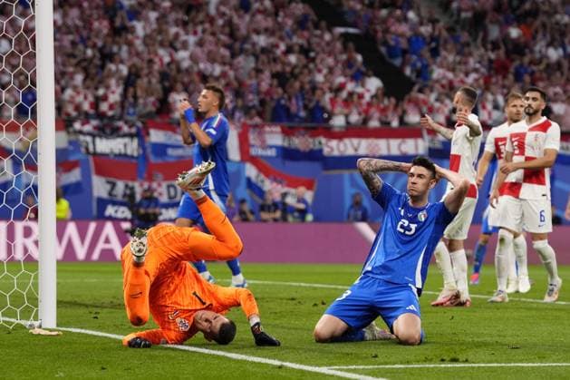 Italy s Alessandro Bastoni during the Euro 2024 soccer match between Croatia and Italy at the Leipzig stadium, Lipsia, Germany - Monday 24, June, 2024. - Soccer.  Copyright: xFabioxFerrari LaPressex