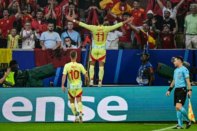 Torjubel zum 0:1 durch Ferran Torres 11 (Spanien), Albanien vs. Spanien , Fussball, UEFA EURO, EM, Europameisterschaft,Fussball 2024, Gruppenphase, 3. Spieltag, 24.06.2024 Düsseldorf Nordrhein-Westfalen Deutschland