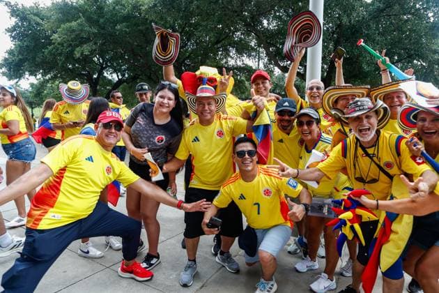 COLOMBIA - PARAGUAY, COPA AMERICA 2024 HOUSTON, TX, USA - JUNE 24TH 2024: Copa America first game of Group D between Colombia and Paraguay at the NRG Stadium. Colombian fans outside the stadium supporting their team before kick-off. Mandatory Credit: Toby Tande Avant Sports Houston NRG Stadium TX USA Copyright: xTorbjornxTandex