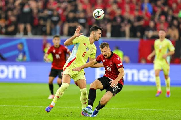 Albania v Spain Euro 2024 24 06 2024. Group B Ylber Ramadani of Albania tussles with Mikel Merino of Spain during the Euro 2024 match between Albania and Spain at Dusseldorf Arena, Dusseldorf, Germany on 24 June 2024. Editorial use only , Copyright: xNigelxKeenex PSI-19824-0030
