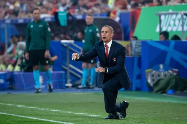 Sylvio Mendes de Campos (Albanien, Trainer) gestikuliert, GER, Albania (ALB) vs Spain (ESP), Fussball Europameisterschaft, UEFA EURO, EM, Europameisterschaft,Fussball 2024, Gruppe B, 3. Spieltag, 24.06.2024 GER, Albania (ALB) vs Spain (ESP), Fussball Europameisterschaft, UEFA EURO 2024, Gruppe B, 3. Spieltag, 24.06.2024 Duesseldorf Copyright: xEibner-Pressefoto Memmlerx EP_MMR