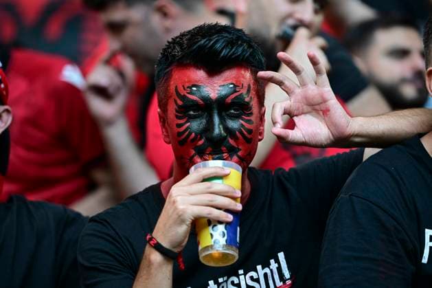 Fans Albanien, Albanien vs. Spanien , Fussball, UEFA EURO, EM, Europameisterschaft,Fussball 2024, Gruppenphase, 3. Spieltag, 24.06.2024 Düsseldorf Nordrhein-Westfalen Deutschland