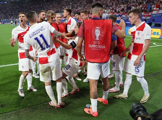 24.06.2024, xtgx, Fussball EM 2024, Kroatien - Italien emspor, v.l. Luka Modric (Kroatien Croatia), celebrate the goal, Der Torjubel zum 1:0 (UEFA REGULATIONS PROHIBIT ANY USE OF PHOTOGRAPHS as IMAGE SEQUENCES and or QUASI-VIDEO) Leipzig
