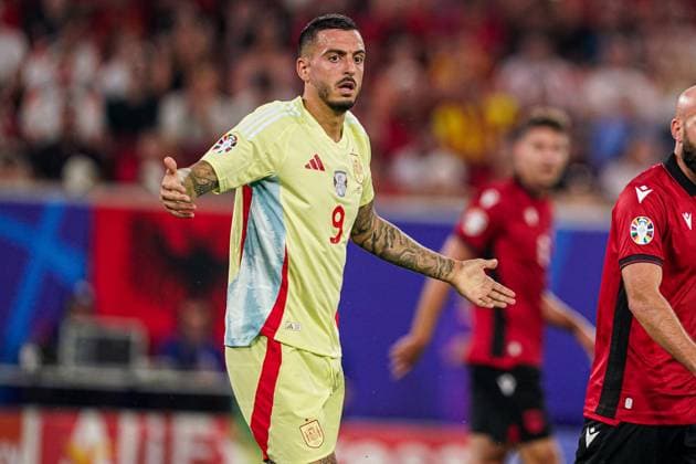 2024-06-24 Albania v Spain - Group B - UEFA EURO, EM, Europameisterschaft,Fussball 2024 DUSSELDORF, GERMANY - JUNE 24: Joselu of Spain confused during the Group B - UEFA EURO 2024 match between Albania and Spain at Dusseldorf Arena on June 24, 2024 in Dusseldorf, Germany. (Photo by Joris Verwijst BSR Agency) Dusseldorf Germany Content not available for redistribution in The Netherlands directly or indirectly through any third parties. Copyright: xBSRxAgencyx