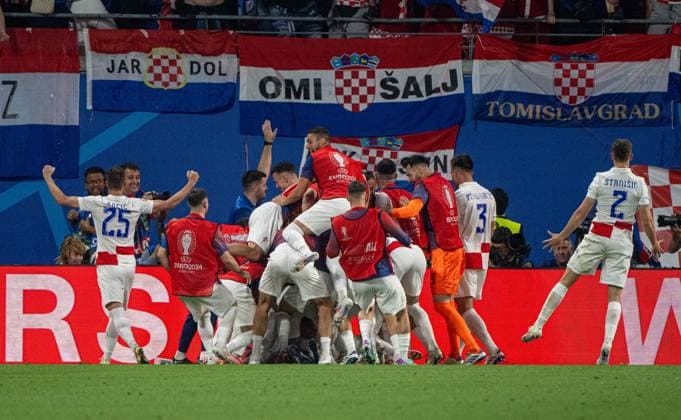 Sport Bilder des Tages Fussball, Herren, Saison 2023 24, UEFA EURO, EM, Europameisterschaft,Fussball 2024, Gruppe B (3. Spieltag) in Leipzig, Kroatien - Italien, kroatischer Jubel nach Tor zum 1:0 durch Luka Modric (Kroatien), 24.06. 2024, Copyright: xMatthiasxKochx