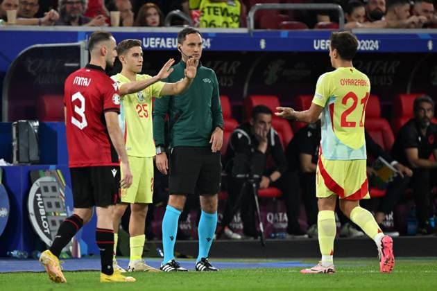 DUSSELDORF - (l-r) Fermin Lopez of Spain, Mikel Oyarzabal of Spain during the UEFA EURO, EM, Europameisterschaft,Fussball 2024 group B match between Albania and Spain at the Dusseldorf Arena on June 24, 2024 in Dusseldorf, Germany. ANP Hollandse Hoogte UEFA EURO 2024 2024 xVIxANPxSportx xGerritxvanxKeulenxIVx 501977270 originalFilename: 501977270.jpg