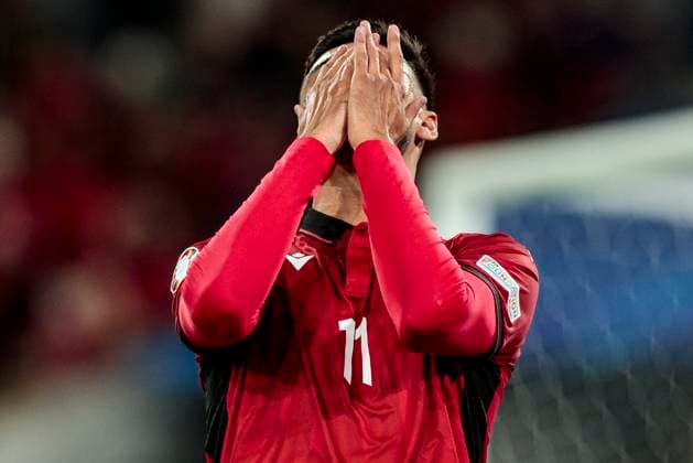UEFA EURO, EM, Europameisterschaft,Fussball 2024: Albanien - Spanien; 24.06.2024 Armando Broja (Albanien, 11) hadert mit seiner vergebenen Chance. UEFA EURO 2024: Albanien - Spanien; Arena Düsseldorf, Düsseldorf, am 24.06.2024 Copyright: xBEAUTIFULxSPORTS Meuselx