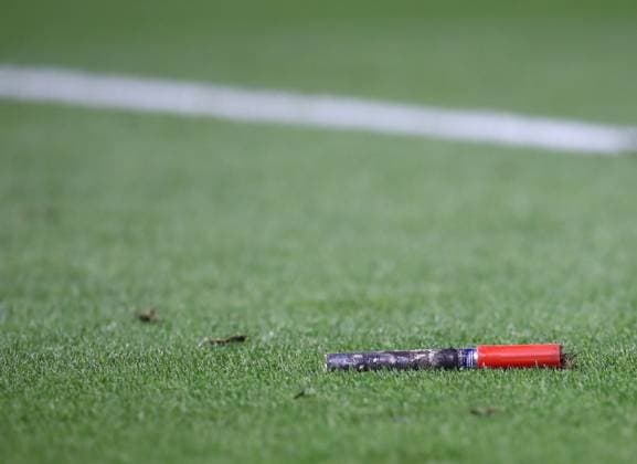 24.06.2024, xtgx, Fussball EM 2024, Kroatien - Italien emspor, v.l. abgebrannter Bengalo (UEFA REGULATIONS PROHIBIT ANY USE OF PHOTOGRAPHS as IMAGE SEQUENCES and or QUASI-VIDEO) Leipzig