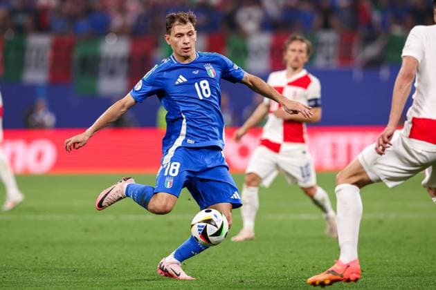 2024-06-24 Croatia v Italy - Group B - UEFA EURO, EM, Europameisterschaft,Fussball 2024 LEIPZIG, GERMANY - JUNE 24: Nicolo Barella of Italy runs with the ball during the Group B - UEFA EURO 2024 match between Croatia and Italy at Red Bull Arena on June 24, 2024 in Leipzig, Germany. (Photo by Peter Lous BSR Agency) Leipzig Germany Content not available for redistribution in The Netherlands directly or indirectly through any third parties. Copyright: xBSRxAgencyx