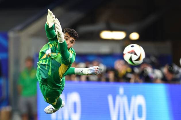 Albania v Spain 24 June 2024, Dusseldorf - UEFA EUROs - Group B - Albania v Spain - Spain goalkeeper David Raya - Photo: Charlotte Wilson Offside. Dusseldorf Germany Copyright: xCharlottexWilsonx xOffsidexOffside