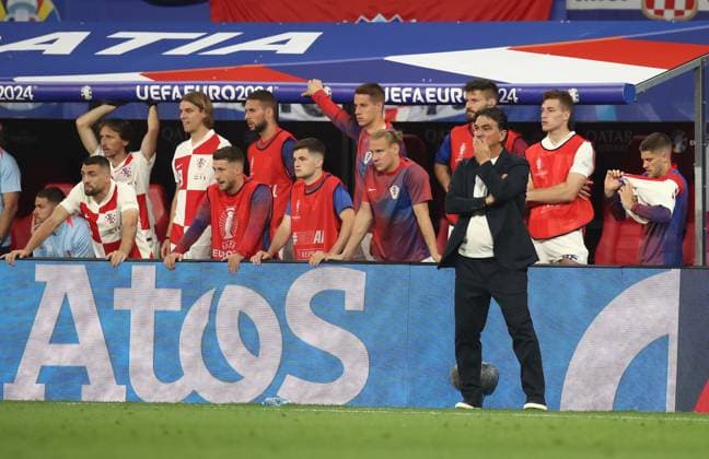 24.06.2024, xtgx, Fussball EM 2024, Kroatien - Italien emspor, v.l. Trainer Coach Zlatko Vlasic (Kroatien Croatia) enttaeuscht, enttaeuscht schauend, dissapointed (UEFA REGULATIONS PROHIBIT ANY USE OF PHOTOGRAPHS as IMAGE SEQUENCES and or QUASI-VIDEO) Leipzig