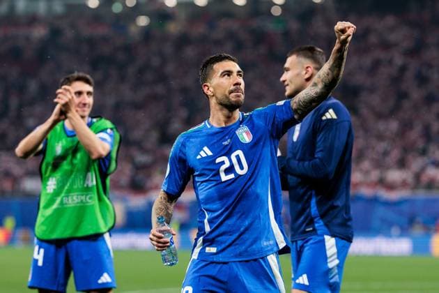 UEFA EURO, EM, Europameisterschaft,Fussball 2024: Kroatien - Italien; 24.06.2024 Mattia Zaccagni (Italien, 20) jubelt Richtung Fans UEFA EURO 2024: Kroatien - Italien; Leipzig Stadium, Leipzig am 24.06.2024 Copyright: xBEAUTIFULxSPORTS Wunderlx