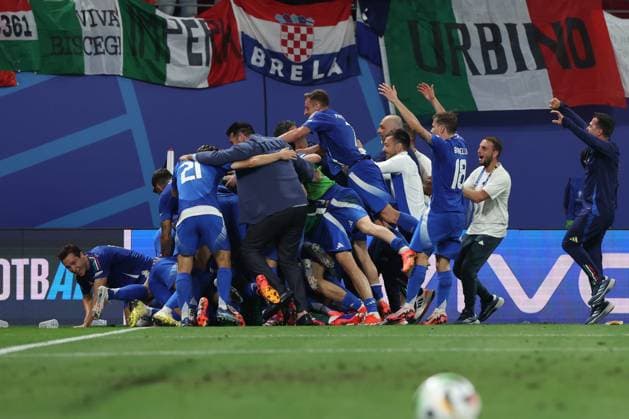 UEFA EURO, EM, Europameisterschaft,Fussball 2024: Croatia vs Italy at Leipzig Stadium, Matchday 3 Leipzig, Germany 24.06.2024: Mattia Zaccagni of Italy score the goal 1-1 and celebrates during the UEFA EURO 2024 Matchday 3, group stage B football match between Croatia vs Italy at Leipzig Stadium. Leipzig Leipzig Stadium Germany Germany Copyright: xmarcoxiacobucci