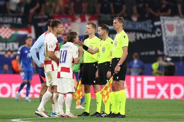 Luka Modric of Croatia talks with officials at the end of the match Croatia v Italy, UEFA European Championship, EM, Europameisterschaft 2024, Group B, Football, Leipzig Stadium, Leipzig, Germany, 24 Jun 2024 EDITORIAL USE ONLY No use with unauthorised audio, video, data, fixture lists, club league logos or live services. Online in-match use limited to 120 images, no video emulation. No use in betting, games or single club league player publications. Copyright: xMattxWest Shutterstockx 14551036dl