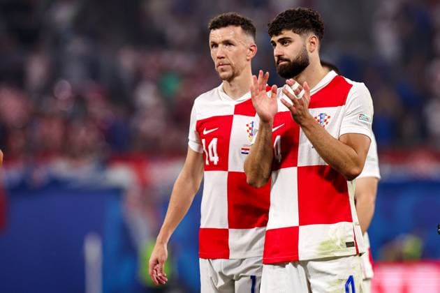 2024-06-24 Croatia v Italy - Group B - UEFA EURO, EM, Europameisterschaft,Fussball 2024 LEIPZIG, GERMANY - JUNE 24: Josko Gvardiol of Croatia looks dejected after defeat thanking fans for their support during the Group B - UEFA EURO 2024 match between Croatia and Italy at Red Bull Arena on June 24, 2024 in Leipzig, Germany. (Photo by Peter Lous BSR Agency) Leipzig Germany Content not available for redistribution in The Netherlands directly or indirectly through any third parties. Copyright: xBSRxAgencyx