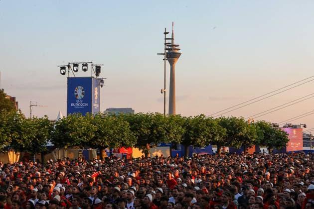Fan Zone Burgplatz in Düsseldorf - Public Viewing: UEFA EURO, EM, Europameisterschaft,Fussball 2024 - Albanien gegen Spanien; 24.06.2024 Fan Zone Burgplatz in Düsseldorf - Public Viewing: UEFA EURO 2024 - Albanien gegen Spanien am 24.06.2024, Düsseldorf. - Copyright: xBEAUTIFULxSPORTS KennyxBeelex