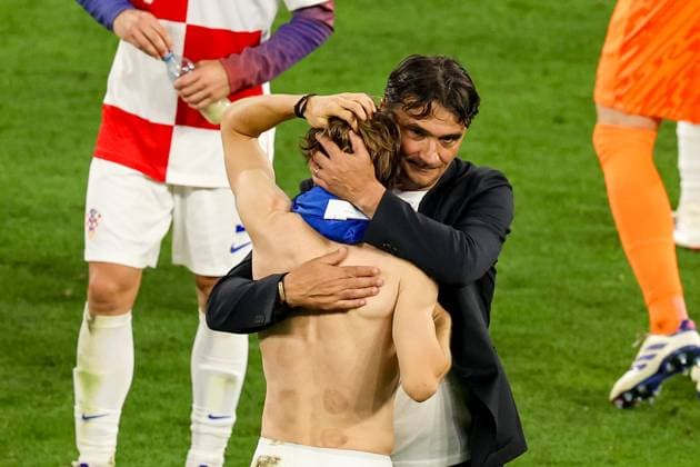 Croatia v Italy: Group B - UEFA EURO, EM, Europameisterschaft,Fussball 2024 LEIPZIG, GERMANY - JUNE 24: Head coach of Croatia Zlatko Dalic consoles player of Croatia Luka Modric after the match ended in a draw during the UEFA EURO 2024 group stage match between Croatia and Italy at Football Stadium Leipzig on June 24, 2024 in Leipzig, Germany. ( Pixsell MBxMedia