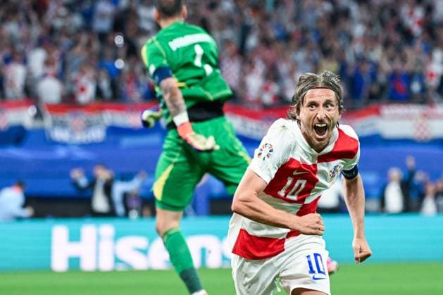 Leipzig, Germany, 240624. Leipzig Stadium. UEFA EURO, EM, Europameisterschaft,Fussball 2024. Luka Modric celebrates the goal for Croatia at the match Croatia - Italy, 3rd round of the European Championship, EM, Europameisterschaft Group B. Photo: Ante Cizmic CROPIX Leipzig Germany Copyright: xxAntexCizmicx xCROPIXx hrvatska_italija237-240624