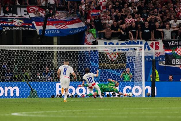 Luka Modric of Croatia and Gianluigi Donnarumma of Italy during UEFA EURO, EM, Europameisterschaft,Fussball 2024 - Croatia vs Italy, UEFA European Football Championship in Leipzig, Germany, June 24 2024  Copyright: xx xx IPA_Agency_IPA47453464
