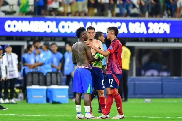 RECORD DATE NOT STATED Copa America USA 2024 Brazil 0-0 Costa Rica Vinicius Junior of Brazil, Warren Madrigal of Costa Rica during the game between Brazil and Costa Rica as part of the CONMEBOL Copa America USA 2024 group D, at SoFi Stadium, on June 24, 2024 in Inglewood, California, United States. INGLEWOOD CALIFORNIA UNITED STATES  Copyright: xIsaacxOrtizx 20240624220346_CA_GD_2024_BRA_CRC_VINICIUS204