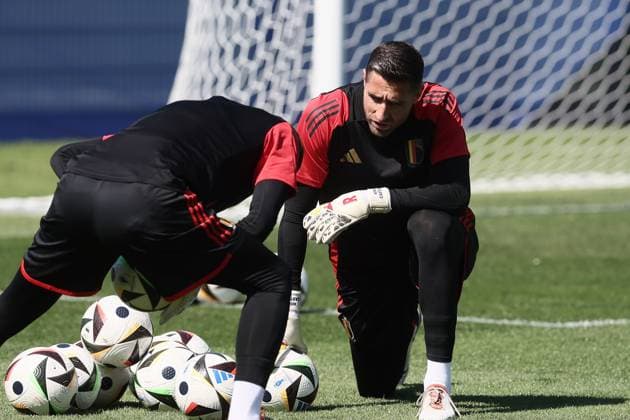 Belgium s goalkeeper Koen Casteels pictured in action during a training session of Belgian national soccer team Red Devils, Tuesday 25 June 2024 in Stuttgart, Germany, during the UEFA EURO, EM, Europameisterschaft,Fussball 2024 European Soccer Championships. The Red Devils play in Group E at the Euro 2024 European Championships in Germany and have one last game to play. BRUNOxFAHY  x95222390x