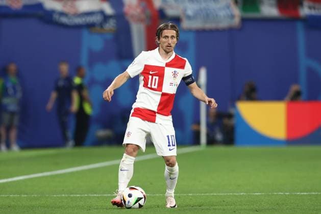 24.06.2024, xtgx, Fussball EM 2024, Kroatien - Italien emspor, v.l. Luka Modric (Krotaien, 10) Freisteller, Einzelbild, Ganzkoerper, single frame (DFL DFB REGULATIONS PROHIBIT ANY USE OF PHOTOGRAPHS as IMAGE SEQUENCES and or QUASI-VIDEO) Leipzig